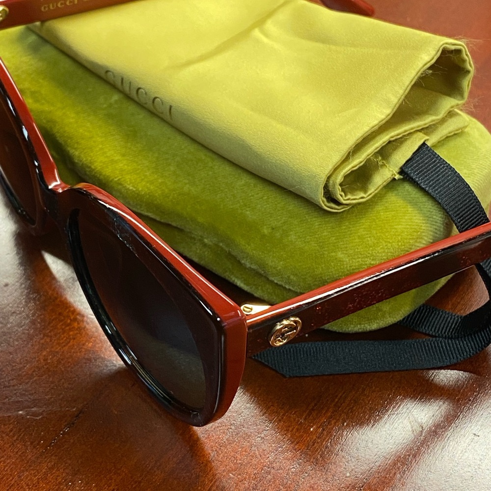 Gucci Oversized Cateye Sunglasses - Picture 3 of 6